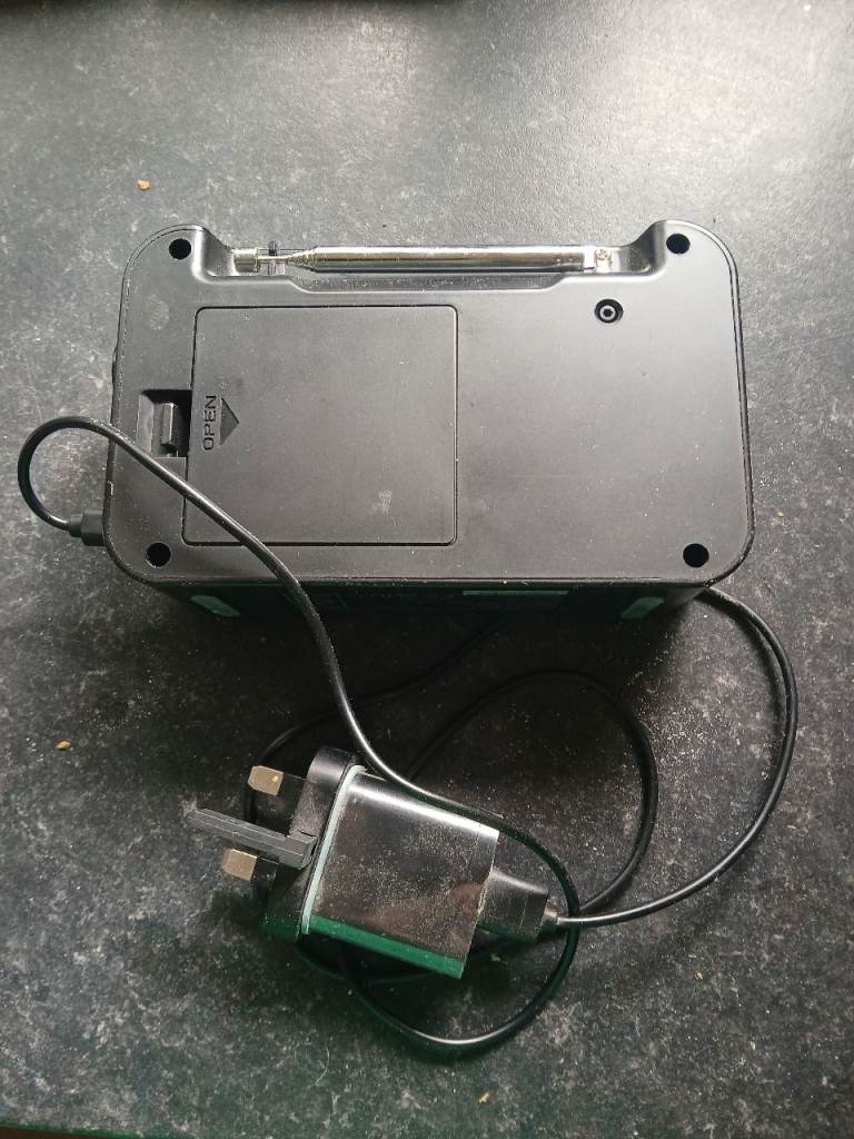 Portable DAB/FM Radio with Charger – Good Working Order