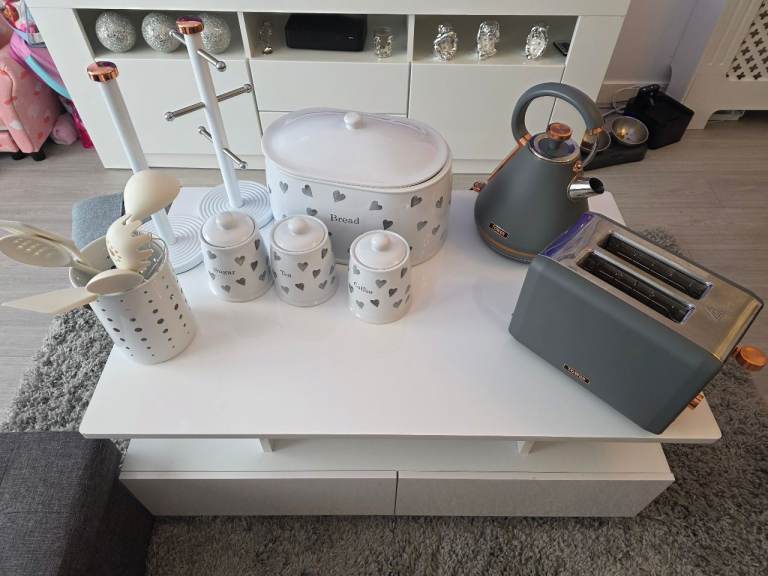 *collection pending* Kitchen Accessories 