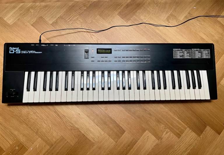 Roland D-5 Multi Timbral LA Synthesizer