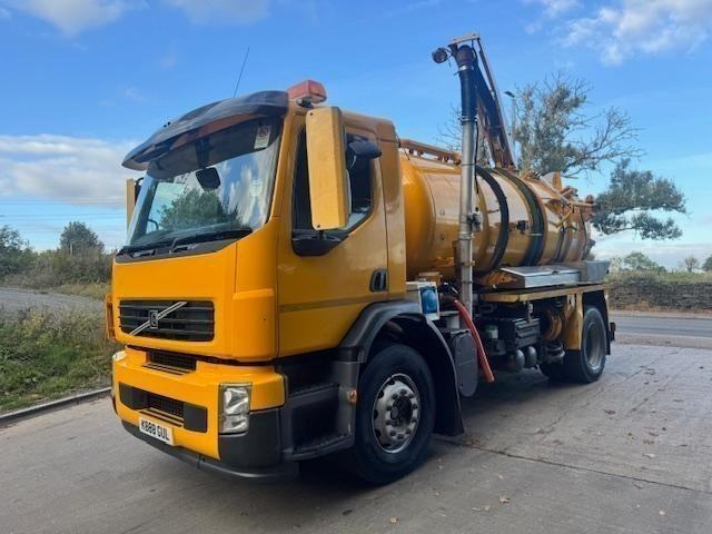2009 09 Volvo FE 240 Whale medium volume jet/vacuum tanker gully arm