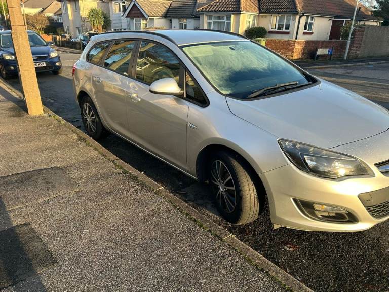 Vauxhall, ASTRA, Estate, 2013, Manual, 1686 (cc), 5 doors