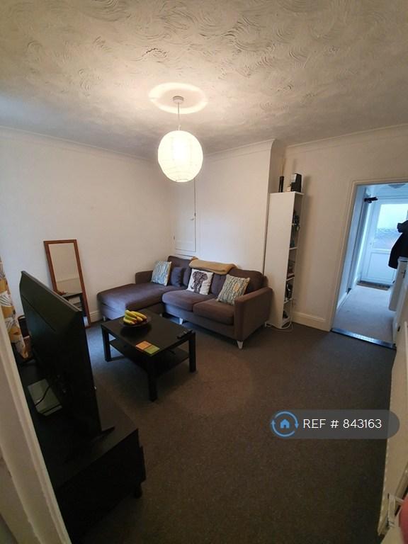 3 bedroom house in Cuthbert Road, Portsmouth, PO1 (3 bed) (#843163)