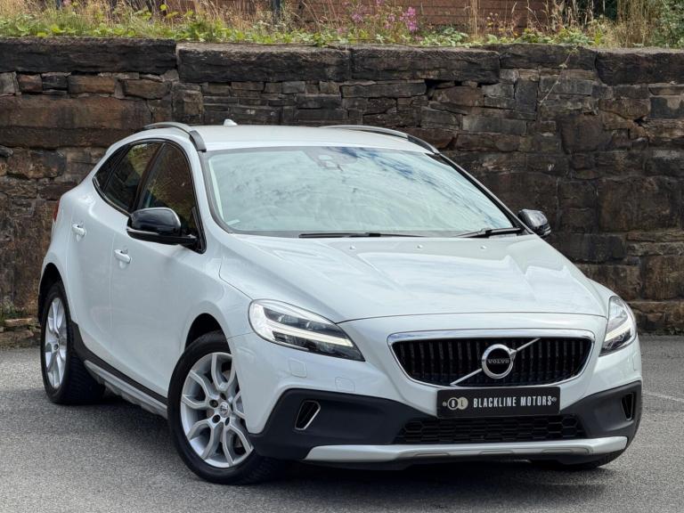 Volvo V40 Cross Country 2.0 D2 Pro Auto Euro 6 (s/s) 5dr Diesel Automatic
