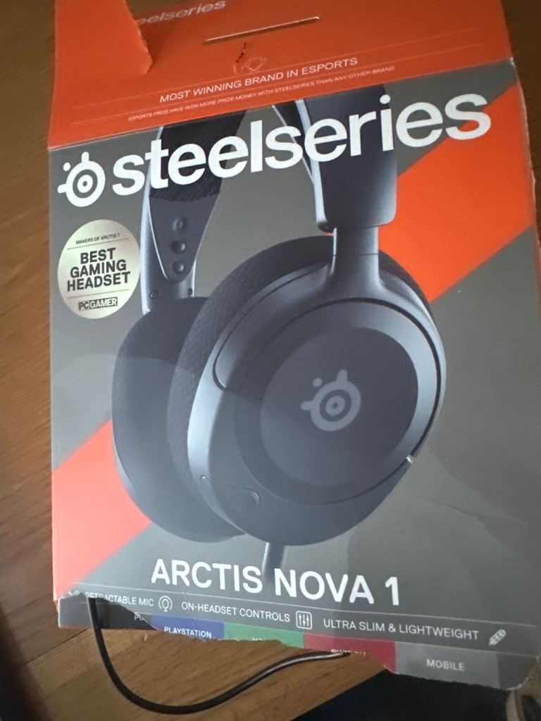 Used steelseries Arctis Nova gaming headset 