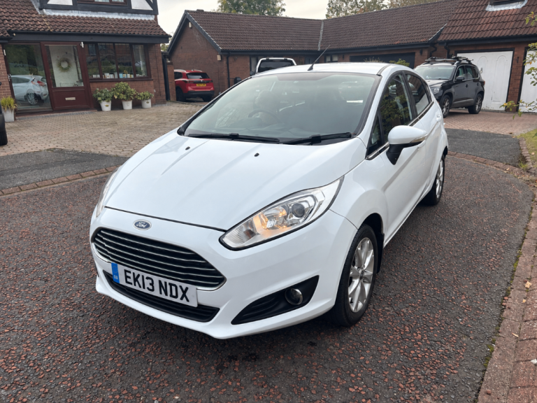 Ford, FIESTA ZETEC, Hatchback, 2013, Manual, 1241 (cc), 5 doors