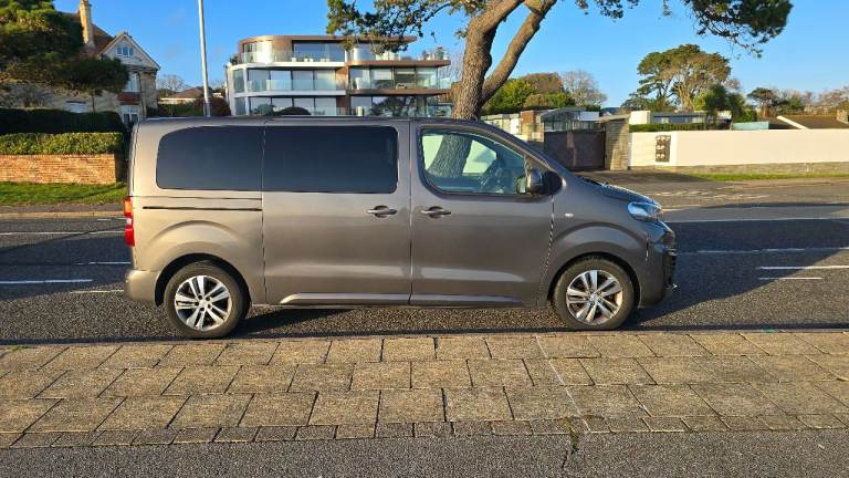 Peugeout Traveller 2019, 2.0 Allure 5dr Diesel EAT8 (180 ps)  8 Seater, Diesel, Auto, Nimbus Grey