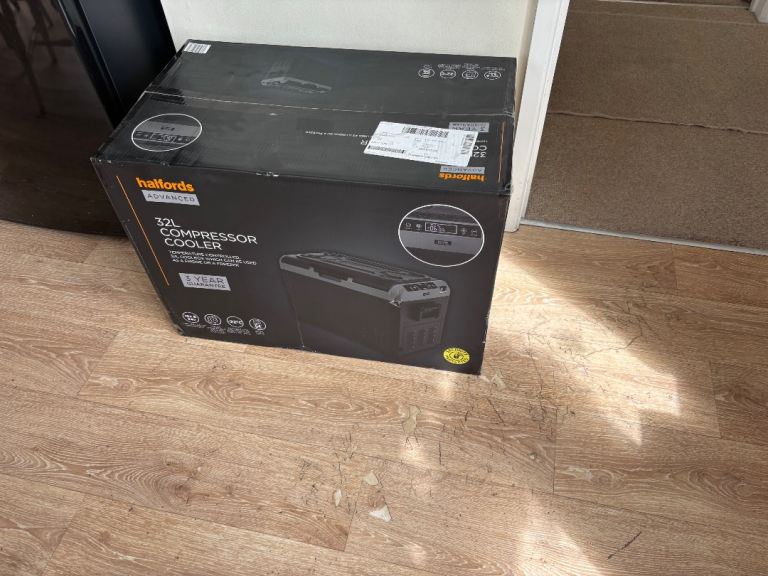 Halfords Advanced Compressor Coolbox 32L