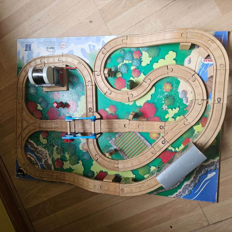 Rare Thomas track set with board great save the space