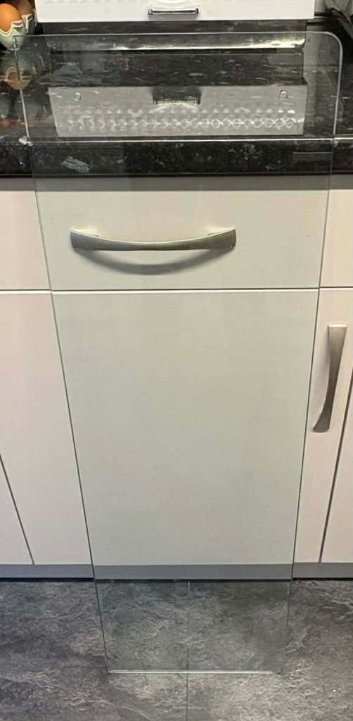 glass kitchen splashback