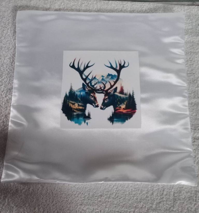 Deer cushion cover and pillow 