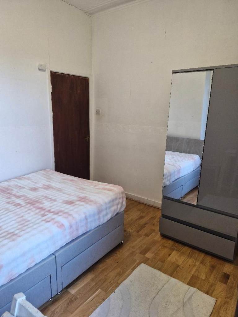 Lovely 1 bed flat, 1.5 Miles from Manchester City Centre, free Wifi £195pw