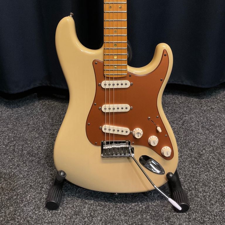 Fender American Deluxe Stratocaster USA 2005 with Hardcase