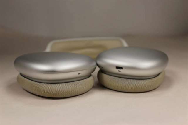 Apple Airpods Max Gen 1 A2096 Wireless Headphones Silver Genuine