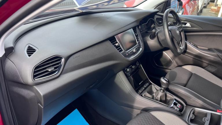 2021 Vauxhall Grandland X 1.5 Turbo D SRi Nav 5dr HATCHBACK Diesel Manual