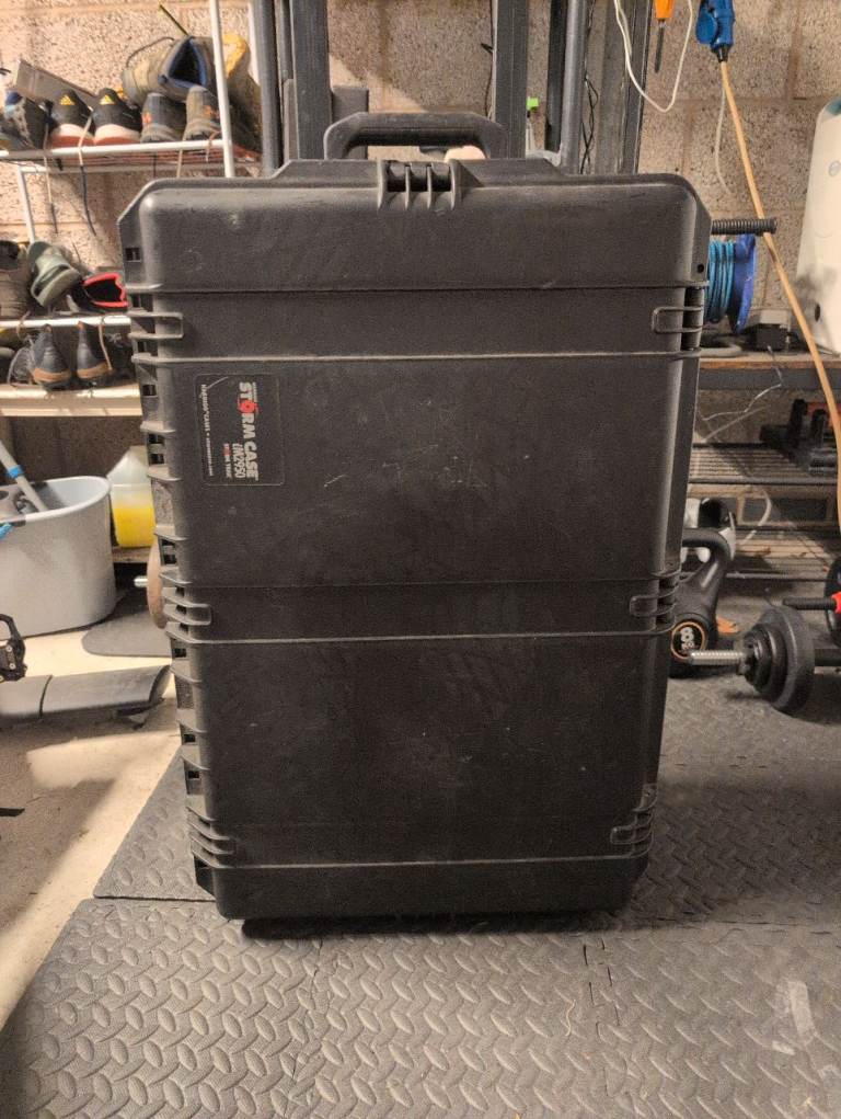 Storm iM2950 Storage Case on Wheels Lockable Travel Flight Equipment Box