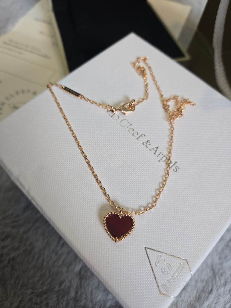 Van Cleef & Arpels Sweet Alhambra Heart Bracelet – Gold