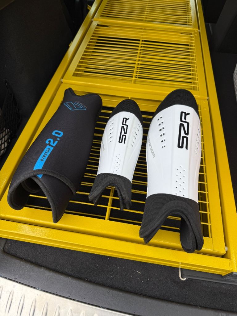 SZR STRATA 2.0 Shin Guards - Black and White, As Good As New