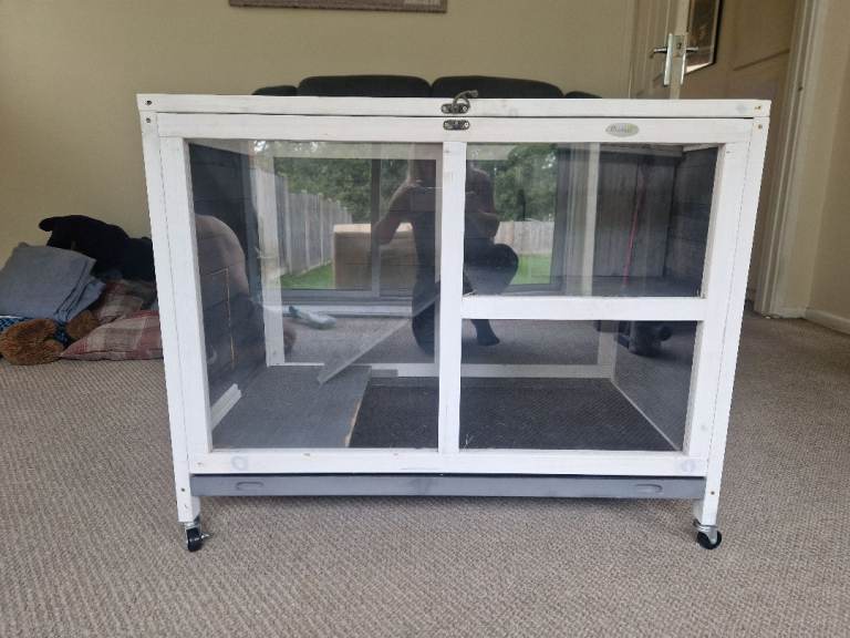 Sold - Pawhut rabbit indoor house