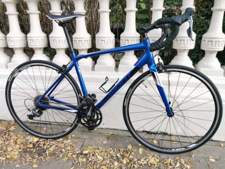 image for Giant Contend 2 road bike, fantastic condition