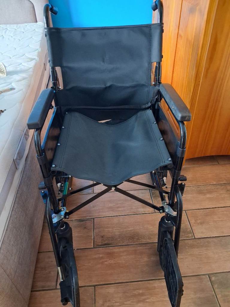 Wheel Chair for pushing