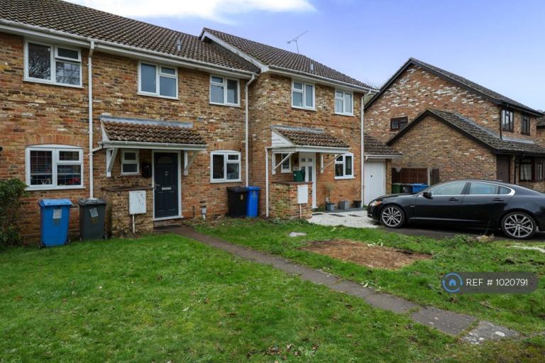 3 bedroom house in Wheelers Hill, Hook, RG27 (3 bed) (#1020791)