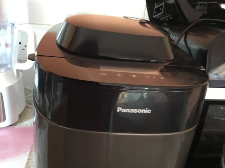 Hardly used bread maker 