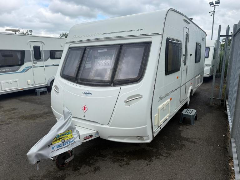 Lunar Donnington Sussex Fixed Bed Rear Bathroom