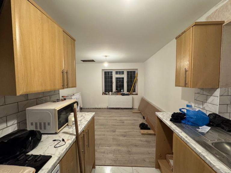 2 bedroom property to rent (Bills Inc)