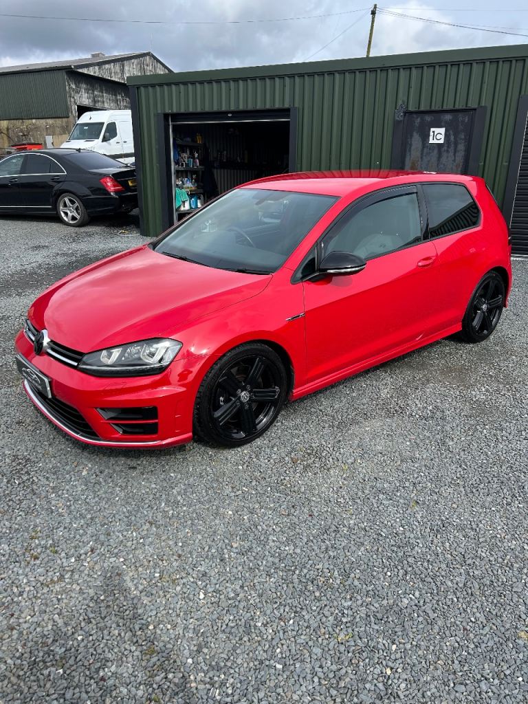 Volkswagen, GOLF R , Hatchback, 2015, Semi-Auto, DSG 1984 (cc), 3 doors COMPLETELY STANDARD 