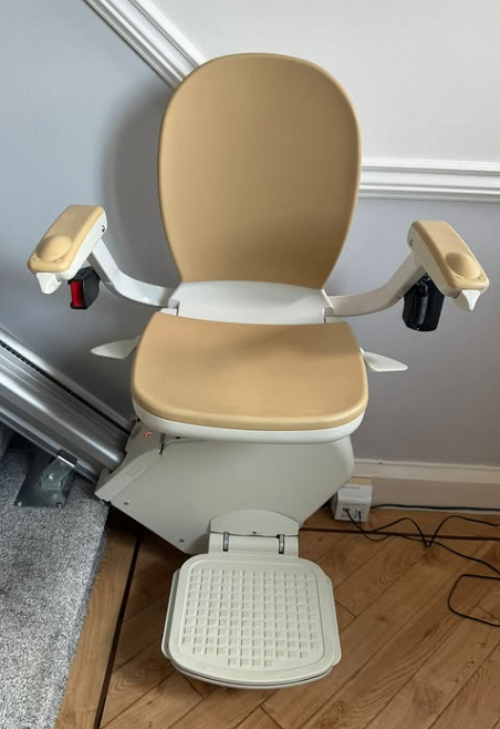 Stairliftworx- Guarenteed to beat competitor pricing fitting stairlifts across the UK