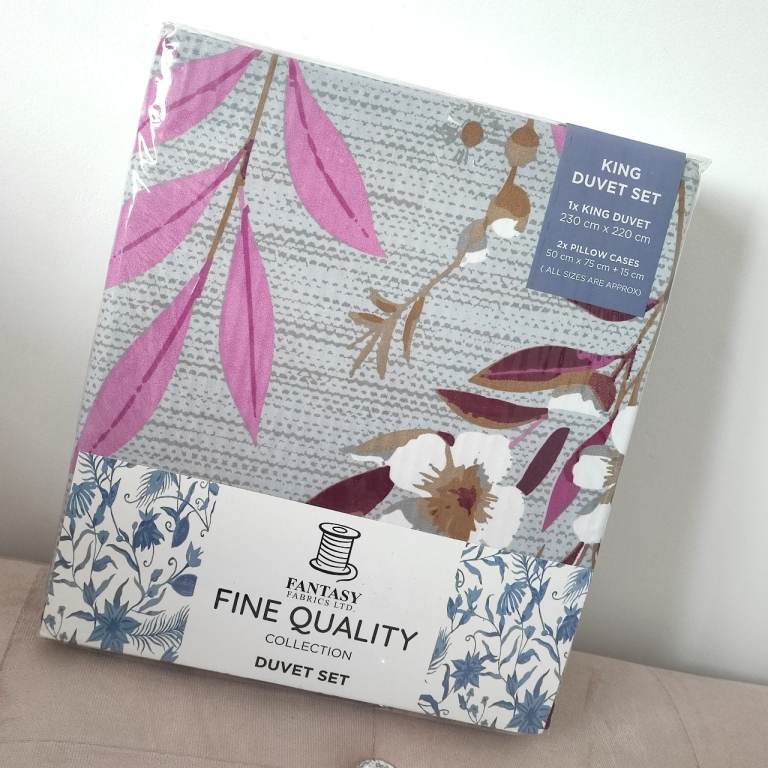 Fantasy king size duvet cover set.