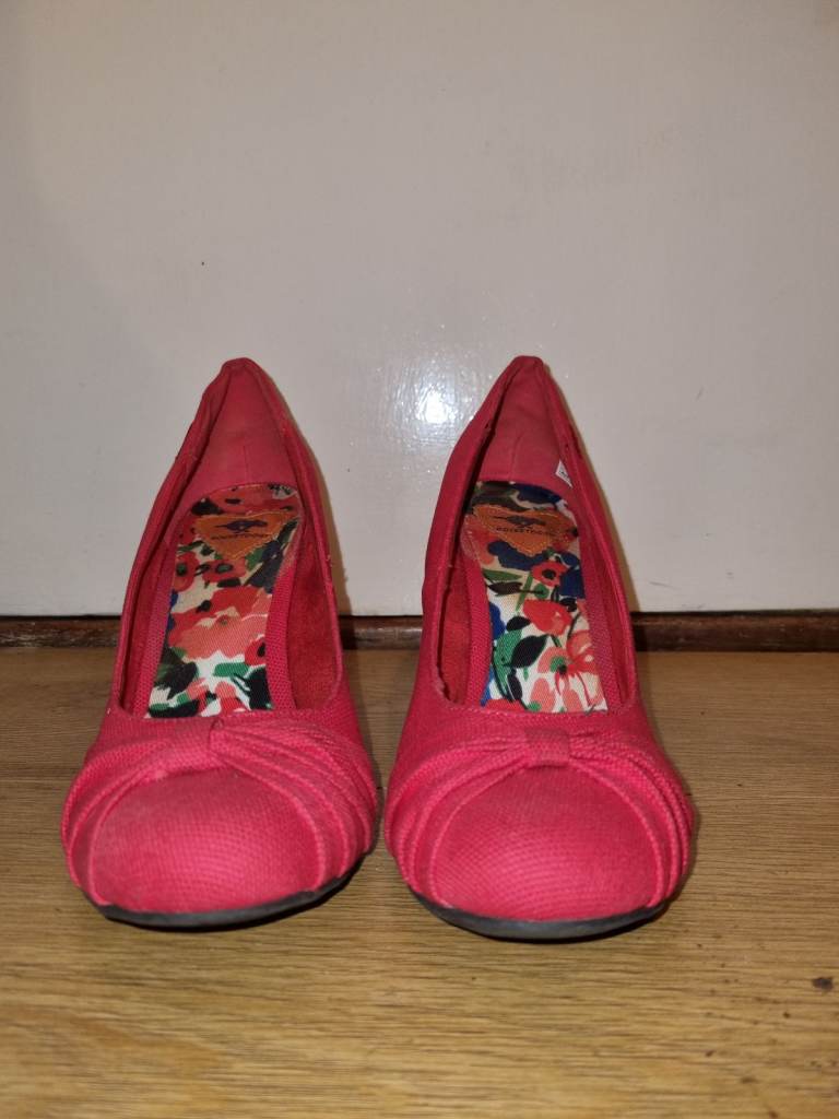 Used good - Rocket Dog - UK 8 / EUR 41 - Coral colour