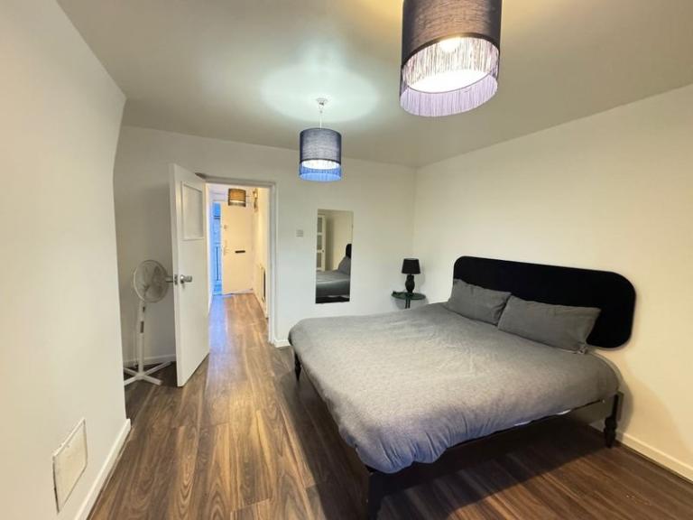 Large double rooms in affordable rent - Low deposit ✅✅