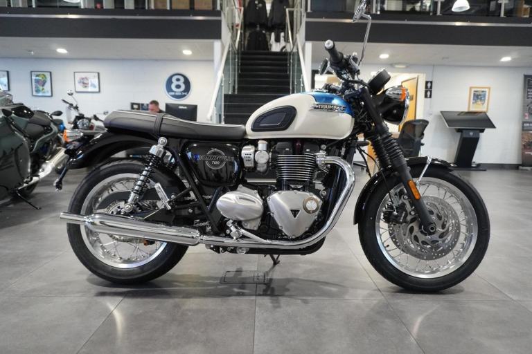 Triumph Bonneville T120, 2026, Aegean Blue/ Old English White. IN STOCK NOW.