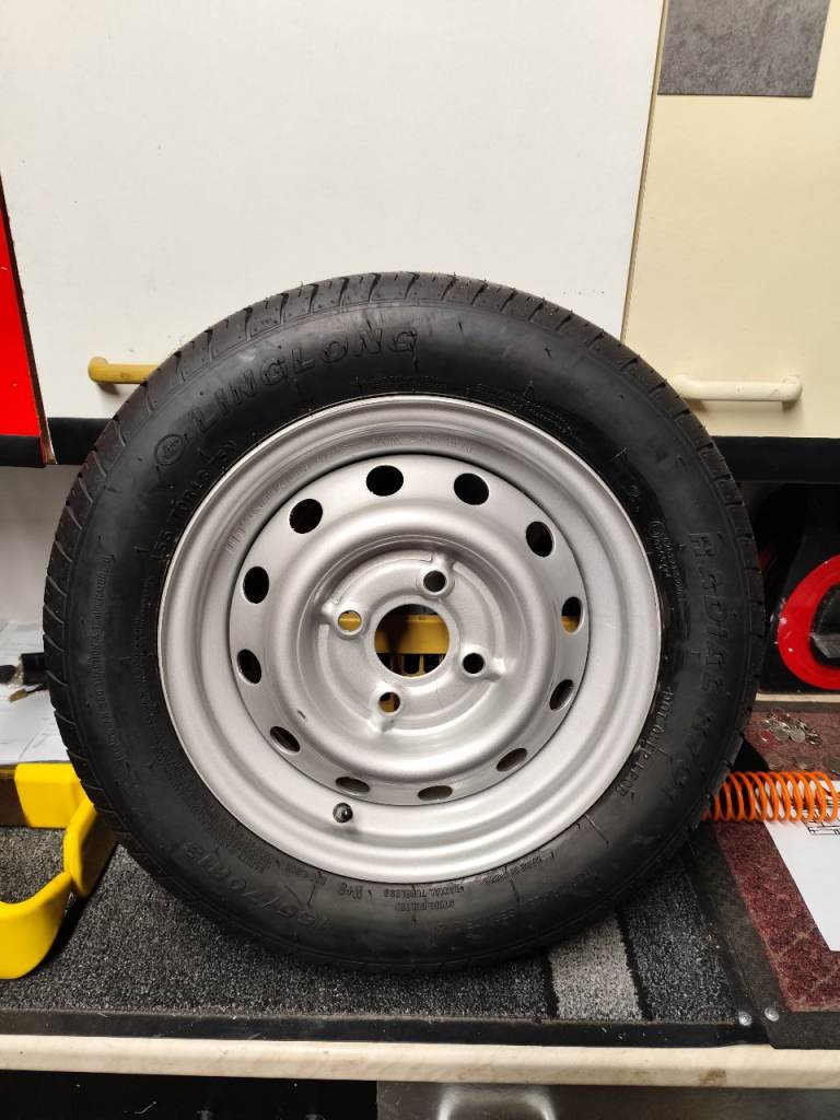 Wychavon/Temared/Niewiadow/Martz trailers spare wheel 