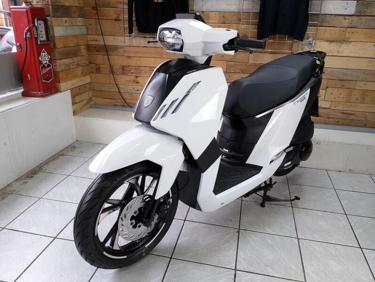 PEUGEOT TWEET 125 125 SCOOTER 