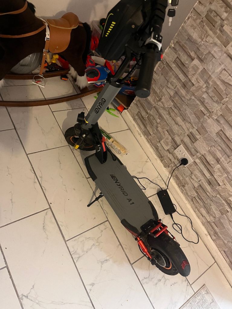 Electric scooter 