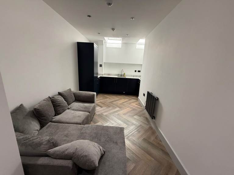 Immaculate One bedroom Second Floor Flat available to let at Stratsmore House London Road RM7, 