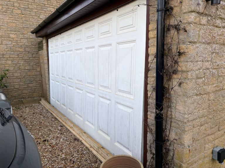 Garage doors - double 