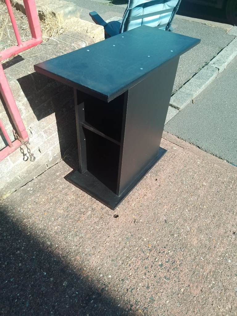 Jet black Fish tank stand in new condition 