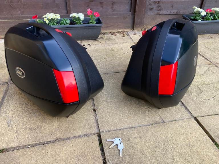 Givi V35 Monokey Panniers (Pair) - 70 Litre (2x 35 Litres) - ideal for touring