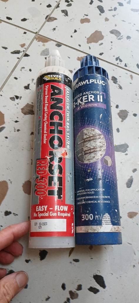 Free tubes of chemical anchor