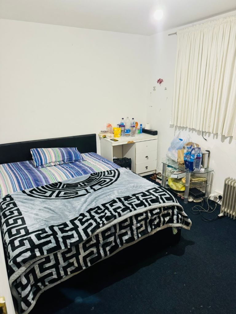 Two rooms Are available 