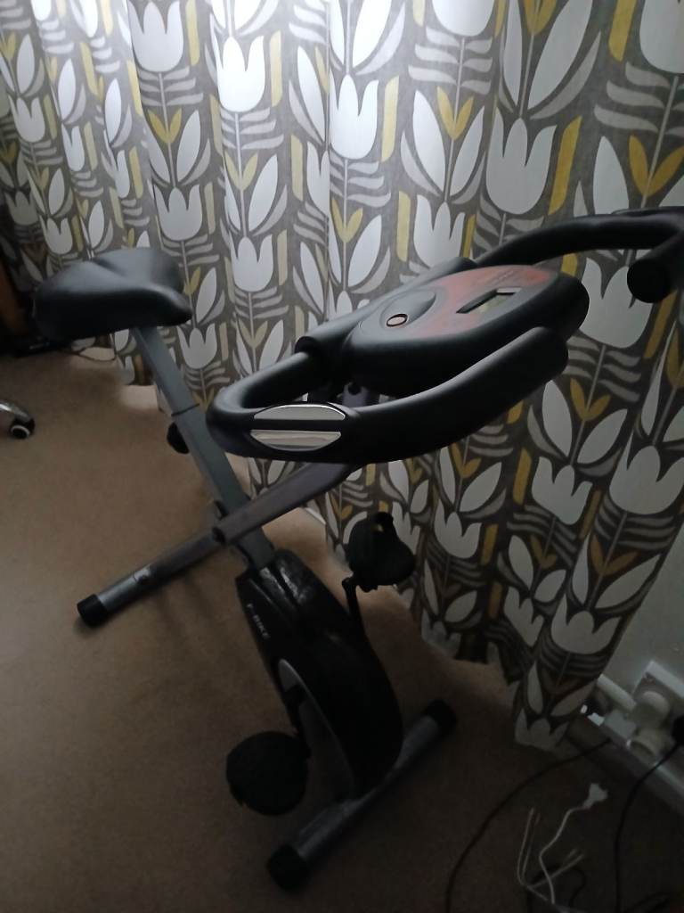 Foldable exercise bike