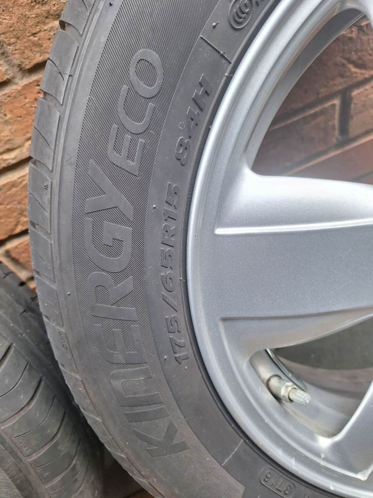 Set of 4 Mini Cooper 15inch alloy wheels with new Hankook tyres