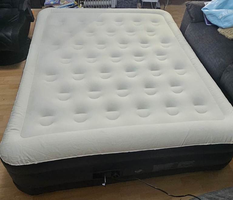 image for Green Haven King Size Air Bed with Built-in Electric Pump – Self-Inflating Blow-Up Mattress.
