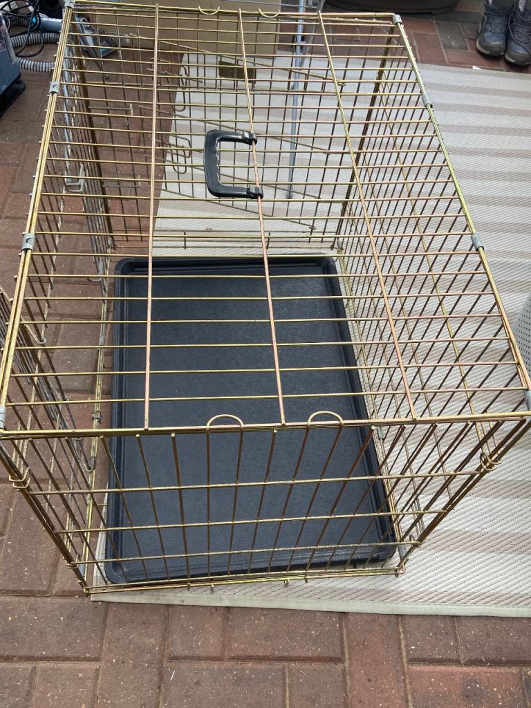 Metal dog crate