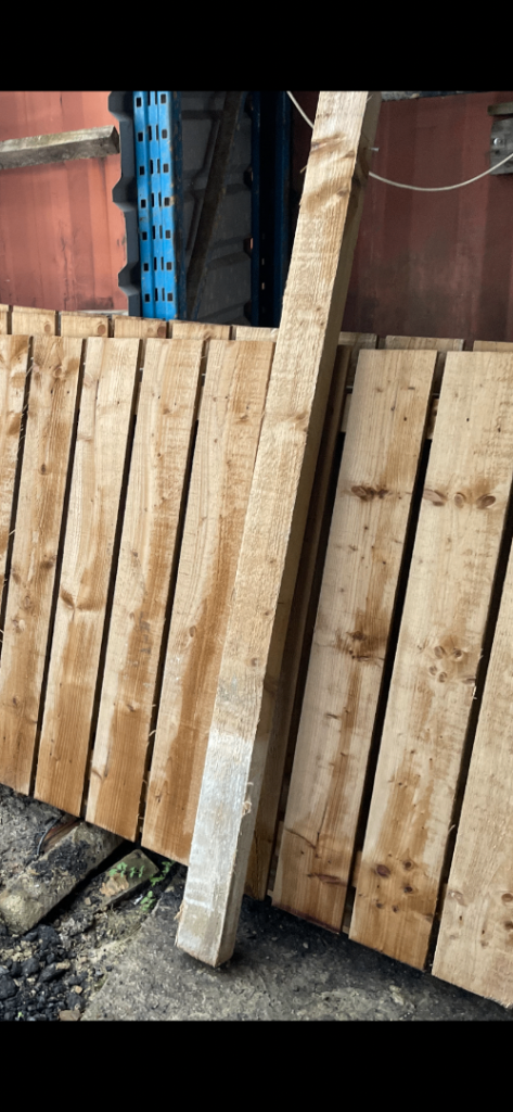 Fencing posts 6 foot tall 