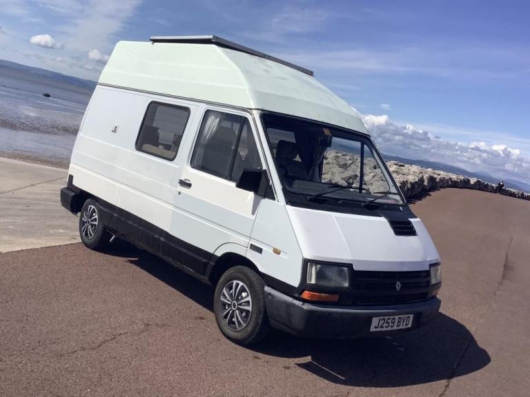 1992 (J) RENAULT RICHARD HOLDSWORTH RAINBOW CAMPERVAN