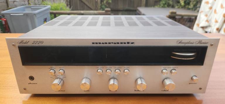 Marantz 2220 Receiver 
